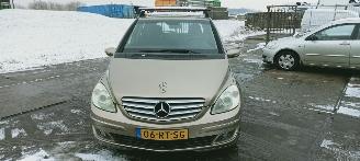 uszkodzony samochody osobowe Mercedes B-klasse  2005/9