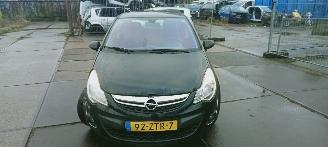 skadebil auto Opel Corsa  2013/2