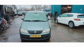 Vrakbiler auto Fiat Idea Idea (350AX), MPV, 2003 / 2012 1.4 16V 2004/4