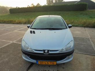 Peugeot 206 206 CC (2D), Cabrio, 2000 / 2007 1.6 16V picture 1