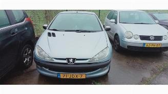 Vrakbiler auto Peugeot 206 206 CC (2D), Cabrio, 2000 / 2007 1.6 16V 2002/2