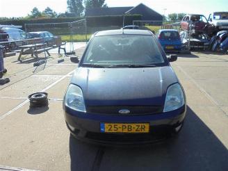 Vrakbiler auto Ford Fiesta Fiesta 5 (JD/JH), Hatchback, 2001 / 2009 1.3 2004/4