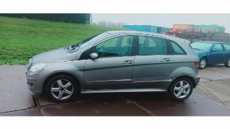Mercedes B-klasse B (W245), Hatchback, 2005 / 2011 2.0 B-200 16V picture 2