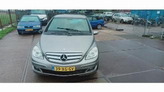 Vrakbiler auto Mercedes B-klasse B (W245), Hatchback, 2005 / 2011 2.0 B-200 16V 2007/5