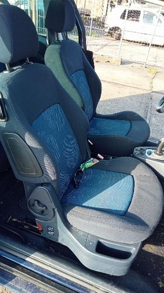 Peugeot 1007  picture 9