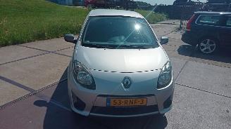 skadebil auto Renault Twingo  2011/6