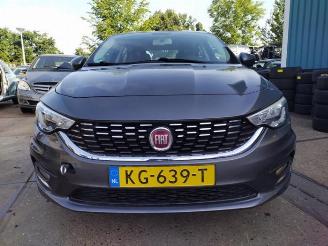 Vrakbiler auto Fiat Tipo Tipo (356S), Sedan, 2015 1.3 JTD Multijet II 16V 2016/8