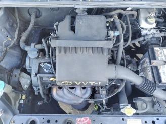 Toyota Yaris Yaris (P1), Hatchback, 1999 / 2005 1.0 16V VVT-i picture 9