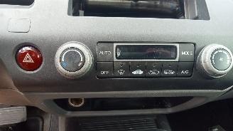 Honda Civic 4DR HYBRID picture 8