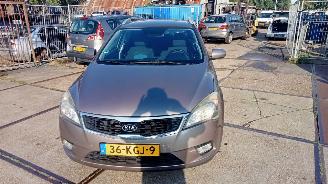 Vaurioauto  passenger cars Kia Cee d  2009/11