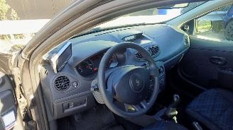 Renault Clio  picture 5