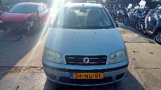 skadebil auto Fiat Punto  2003/9