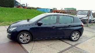 Peugeot 308 1.2 12V picture 3