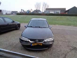 krockskadad bil bedrijf Opel Vectra  2000/2