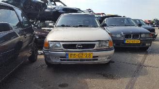  Opel Astra Astra F (53/54/58/59) Hatchback 1.6i GL/GLS (X16SZR) [55kW]  (09-1991/01-1998) 1996/10