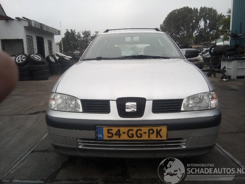 Seat Cordoba Cordoba Vario Facelift (6K5) Combi 1.4 Stella (AKK) [44kW]  (06-1999/12-2002)