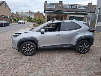 skadebil auto Toyota Yaris Cross yaris cross 2024 hybride Automaat first edition groot navi 12950km airbags ok 2024/11