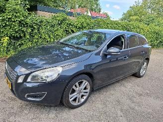 Unfallwagen Volvo V-60 V60 T3 trekhaak 2013geen schade fijne auto vakantieklaar 2013/1