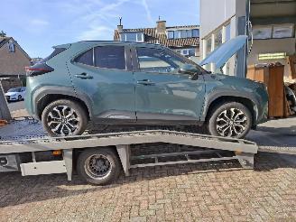 Voiture accidenté Toyota Yaris Cross 130 pk full hybrid rijdend ex bpm 4 delen stuk incl onderdelen 2026/1