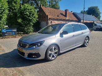 uszkodzony samochody osobowe Peugeot 308 Puretech 130 GT Line Pano 2021/5