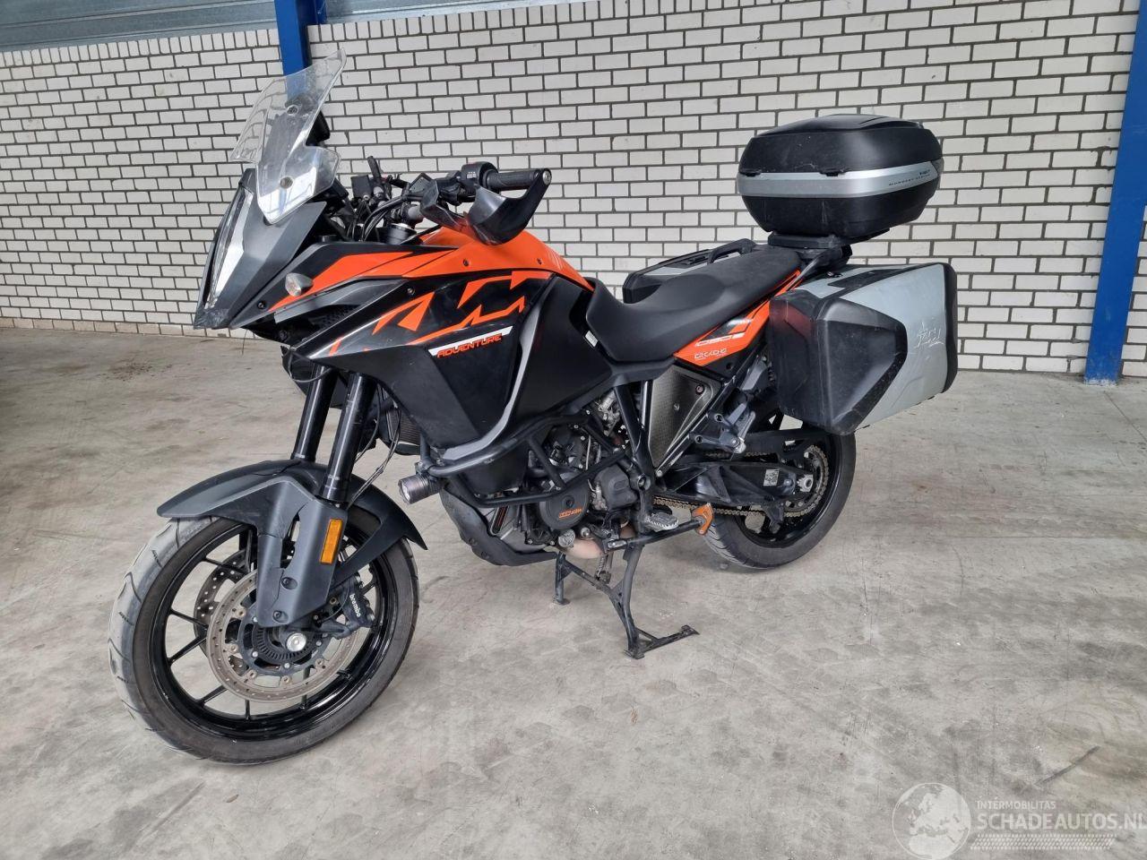 KTM  1090 Adventure L Garmin Koffers Handvatverw.