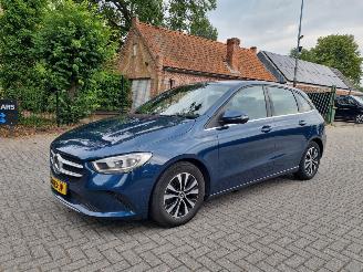krockskadad bil auto Mercedes B-klasse 180 Aut Navi 2019/8