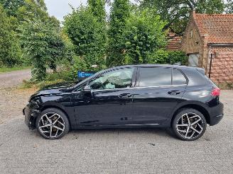 Damaged car Volkswagen Golf eHybrid Pano Navi Led 2025/1
