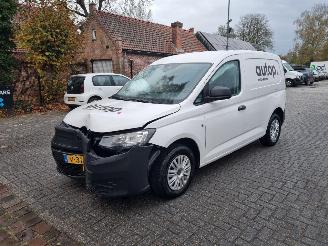 skadebil auto Volkswagen Caddy 2.0 TDI 75KW Airco 2024/11