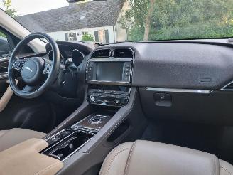 Jaguar F-Pace 20d Aut. AWD Prestige Pano picture 11