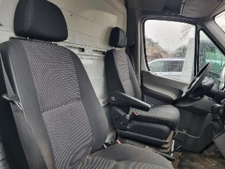 Mercedes Sprinter 519 CDI Aut. Airco picture 11