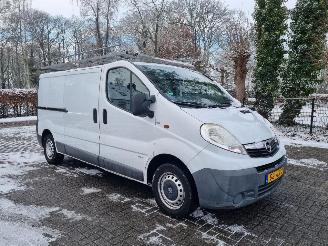 krockskadad bil bedrijf Opel Vivaro 2.0 CDTI L2 Airco 2008/1