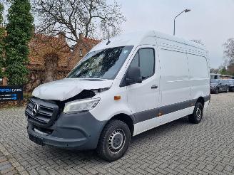 Vaurioauto  passenger cars Mercedes Sprinter PRO 317 CDI Aut LED Mbux Navi Stoelverw 2024/10