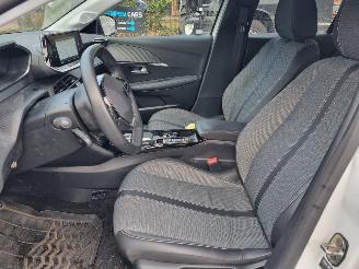 Peugeot e-208 EV Style 50 kWh picture 12