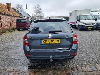 Skoda Octavia 1.6 TDI Navi Stoelverw. picture 5