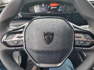 Peugeot 408 PureTech Allure 130 EAT8 picture 17