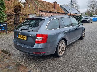 Skoda Octavia 1.6 TDI Aut. Airco Navi Stoelverw picture 3