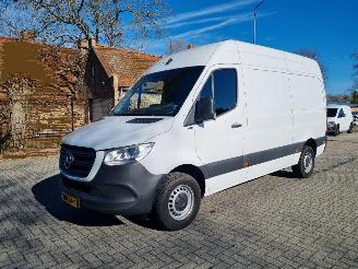 krockskadad bil bedrijf Mercedes Sprinter 317 CDI Aut. L2 H2 Mbux Camera 2023/1