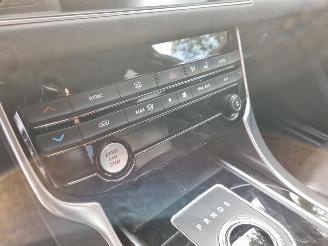 Jaguar XF 20d Aut. Rsport Pano Navi Led picture 22