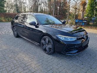 skadebil auto Volkswagen Passat 1.5 TSI DSG R-Line Pano Stoelverw Led 2024/10