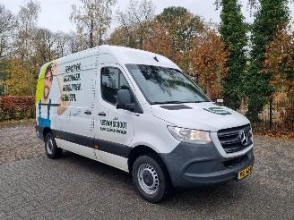 krockskadad bil bedrijf Mercedes Sprinter 311 CDI Aut RWD L2 H2 Mbux Airco 2022/4