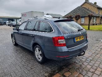 Skoda Octavia 1.6 TDI Navi Stoelverw. picture 6