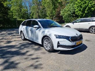 Vaurioauto  passenger cars Skoda Octavia 1.5 TSI Aut MHEV Business Edition Led 2025/4