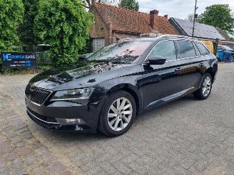 uszkodzony samochody osobowe Skoda Superb 1.6 TDI DSG Aut. Leder Navi Stoeverver. 2018/3
