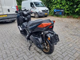 Yamaha XMAX 300 Tech Max ABS picture 3