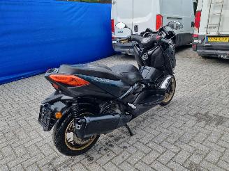 Yamaha XMAX 300 Tech Max ABS picture 5