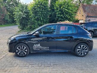 Peugeot 208 Puretech 100 Airco picture 2