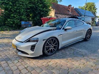 Schadeauto Porsche Taycan Performance Pano Led Stoeverw. 2023/4