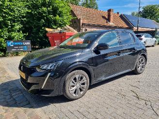 Damaged car Peugeot e-208 50Kwh Airco Stoelverw. 2023/6