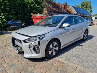 Avarii autoturisme Hyundai Ioniq EV Premium Schuifdak Leder Stoelverw 2018/2
