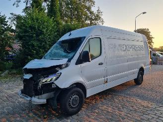 krockskadad bil bedrijf Mercedes Sprinter 319 CDI Aut L4 Maxi Airco LED 2023/5